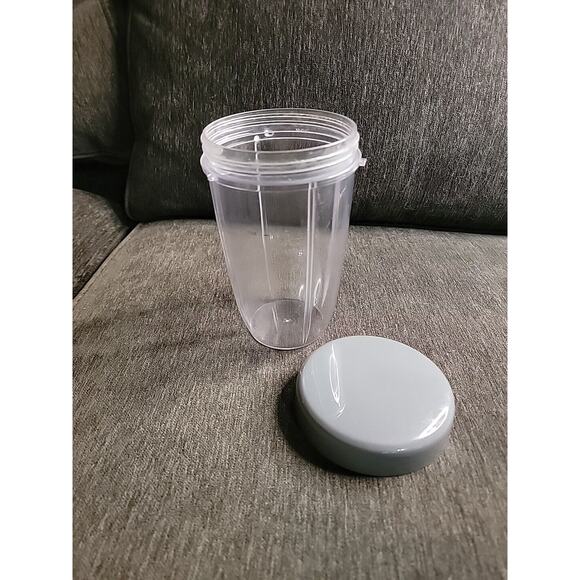 Nutribullet 32 oz Tall Cup with Stay Fresh Lid; Fits 600W, 900W Blenders - Picture 3 of 7